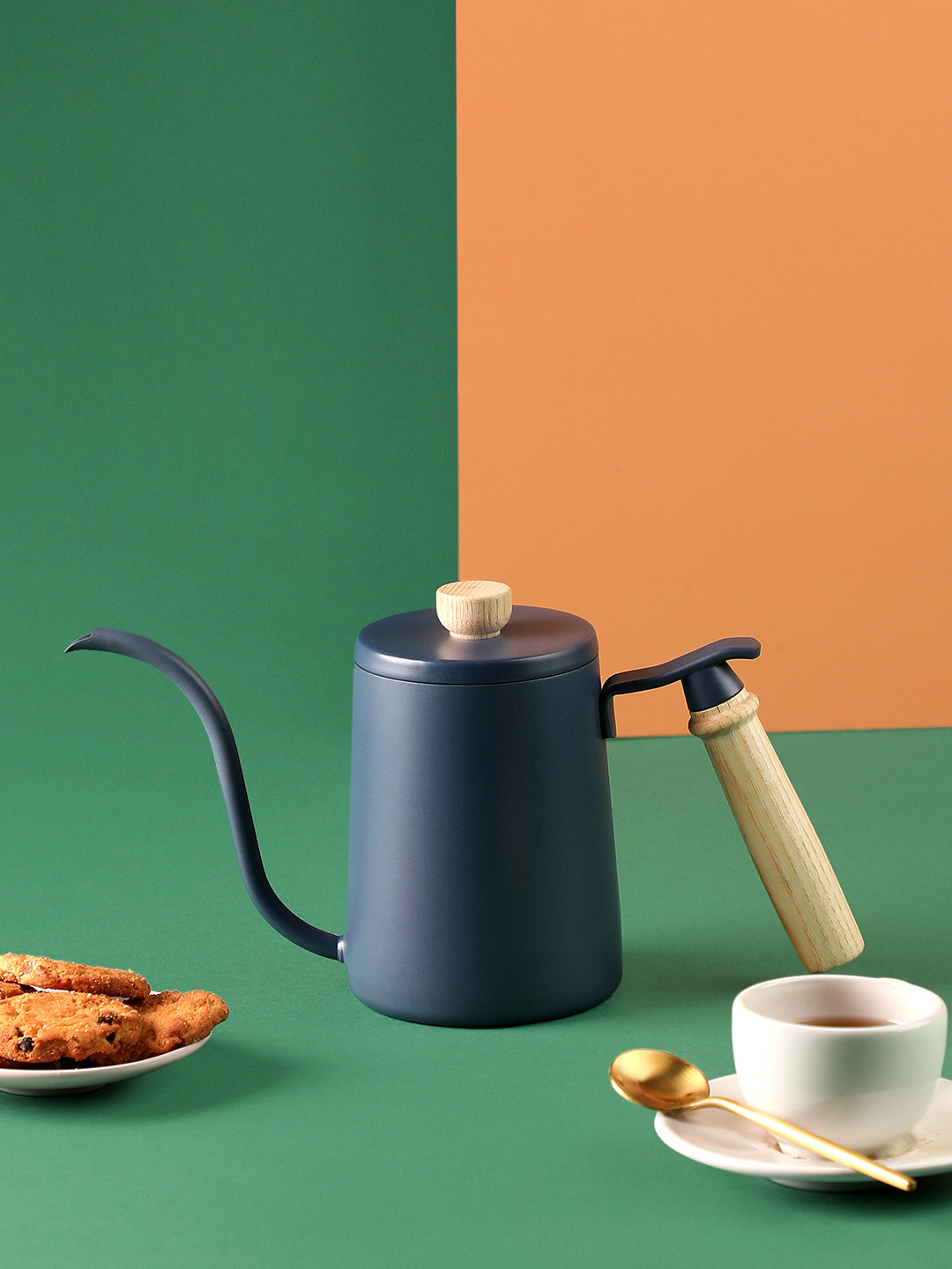 "BREW BUDDY" Gooseneck Kettle with Wooden Handle - Sky